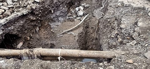 भांडूप येथील जलवाहिनी फुटल्याने लाखो लिटर पाणी वाया; दुरुस्तीचे काम सुरू