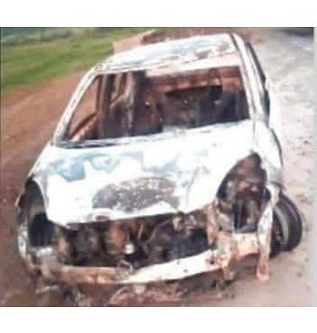 Dhule : पिंपळनेरच्या शेलवाडी घाटात ‘बर्निंग कार’चा थरार ; दोघे थोडक्यात बचावले