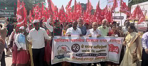 अकोले: शिंदे-फडणवीस सरकार म्हणजे फक्त घोषणा आणि दिखावा; किसान सभेचा एल्गार