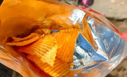 १० रु. च्या पॅकेटमध्ये पाचच चिप्स! इंटरनेटवर चर्चाच चर्चा