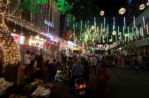 Phadke Road : डोंबिवलीची संस्कृती जपणारा ‘फडके रोड’ : जाणून घ्या रस्त्याच्या नावाचा इतिहास …