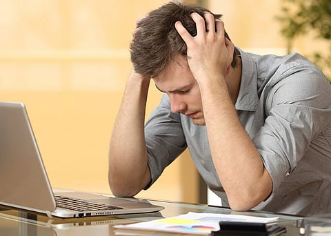 Stress Awareness : तणावाचे दुष्परिणाम टाळण्यासाठी रोजच्या जगण्यात ‘या’ टिप्स फॉलो करा