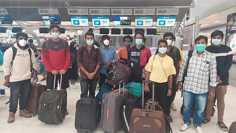 Fake Job Racket : म्यानमारमध्ये बनावट जॉब रॅकेटमध्ये अडकलेल्या आणखी 13 भारतीय नागरिकांची सुटका, आज तामिळनाडूला पोहोचले