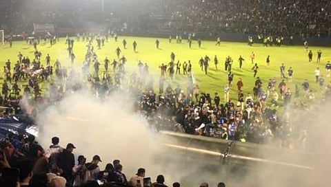 इंडोनेशियात फुटबॉल सामन्यादरम्यान मोठा राडा; १२७ जणांचा मृत्यू