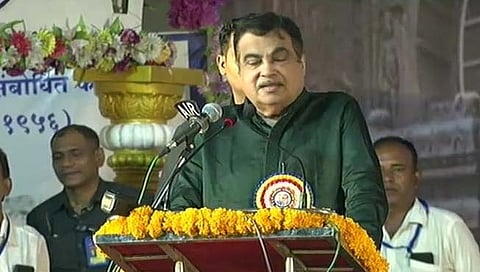 नागपूर : बुद्धांचे विचार पुस्तकात न राहाता कृतीत येण्याची गरज : नितीन गडकरी