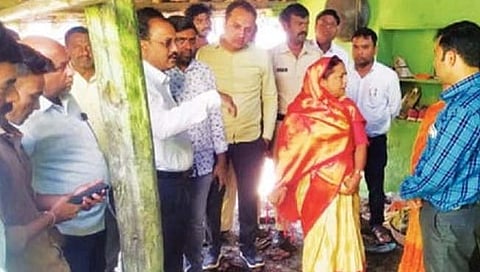 धुळे: आग दुर्घटनेतील कुटुंबीयांना मदत मिळवून देणार : मंजुळा गावित