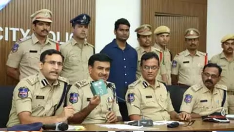 Hydrabad Police Action : 903 कोटींच्या चिनी गुंतवणुकीच्या फसवणुकीचा पर्दाफाश, 10 जणांना अटक