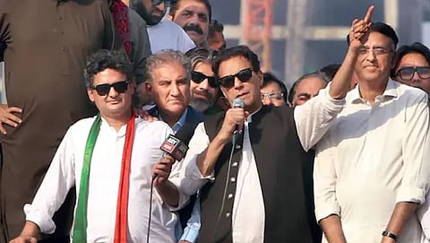 Pakistan by-elections : पाकिस्तानमधील पोटनिवडणुकीत इम्रान खान यांचा ‘षटकार’ : विरोधक ‘क्लीन बोल्ड’!