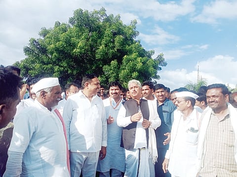 एखाद्याच्या हातातील पक्ष हिसकावणे कितपत योग्य? माजी मंत्री जयंत पाटील