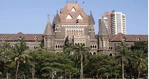 Mumbai High Court : पतीने-पत्नीला ‘तुला अक्कल नाही-वेडी आहेस’ म्हणणे सरकटपणे क्रूरता ठरवता येत नाही – मुंबई उच्च न्यायालय