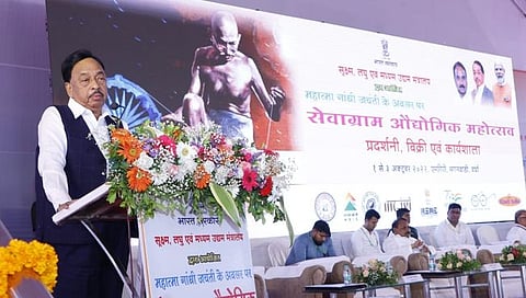 महात्मा गांधीजींच्या जीवनपटावर आधारित स्मारक उभारणार : नारायण राणे