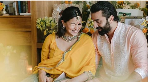 Alia Bhatt Pregnancy : आलिया- रणबीर नव्या पाहुण्याच्या स्वागतासाठी सज्ज, प्रसूतीसाठी रुग्णालयात नाेंदणी