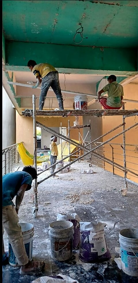 पुणे: वादळी वार्यात फाईली नव्हे अॅल्युमिनियम शिट उडाल्या, त्या व्हायरल व्हिडीओवर जिल्हाधिकारी कार्यालयाचे स्पष्टीकरण