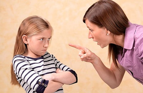 Parenting Tips : पालकांनी जपून बोलावे, ‘या’ वाक्यांचा मुलांच्या मनावर होतो खोलवर परिणाम