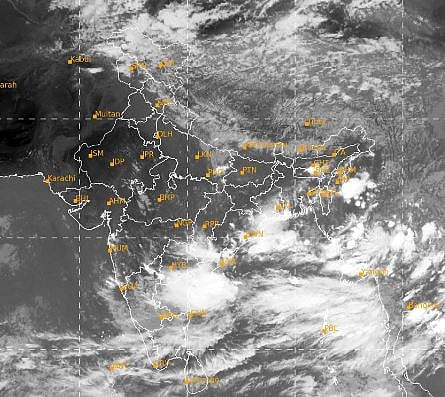 पावसाची स्थिती दर्शवणारे सॅटेलाइट छायाचित्र.