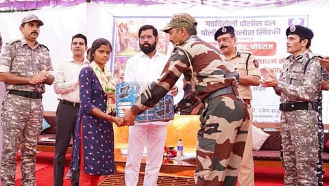 मुख्यमंत्री एकनाथ शिंदे यांनी दुर्गम भागातील पोलिसांसमवेत साजरी केली दिवाळी