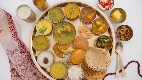 ऑनलाईन मागवली महाराजा भोग थाळी अन् अकाऊंटवरून उडाले ८ लाख ४६ हजार रुपये