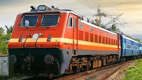 सोलापूर : धावत्या सिद्धेश्वर एक्स्प्रेसला आग, प्रवासी थोडक्यात बचावले