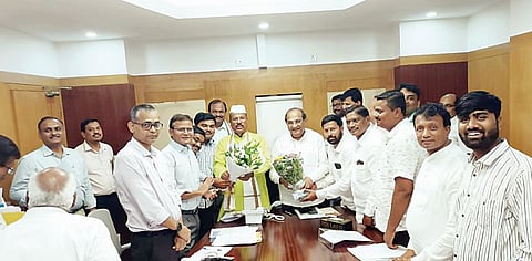 ना. विखे प्रकल्पग्रस्तांचे प्रश्न मार्गी लावणार : कृषीमंत्री अब्दुल सत्तार