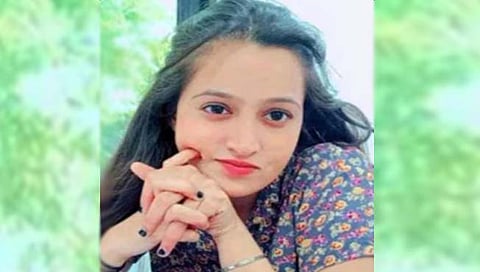 घरातून न सांगता गेली म्हणून बापाने मुलीची केली हत्या अन्…