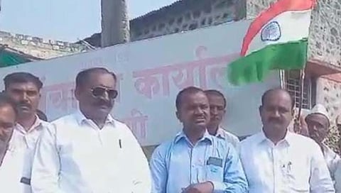 सांगली : उमराणीत कर्नाटकच्या समर्थनार्थ घोषणा