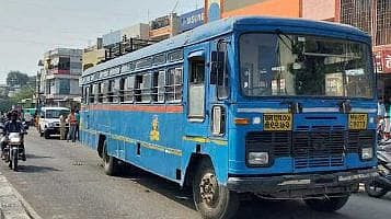 बुलढाणा : स्थानकातून चोरलेली एसटी बस वाटेतच बंद पडली अन्