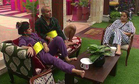 बिग बॉस मराठी सिझन चौथा : “तो पूर्णतः इमोशनलेस माणूस आहे” : अपूर्वा