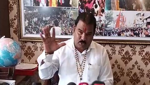 बुलढाणा : मी लहानांवर हात उचलत नाही, काही वर्षांपूर्वी ‘त्यांना’ खांद्यावर घेतले होते : आ. संजय गायकवाड