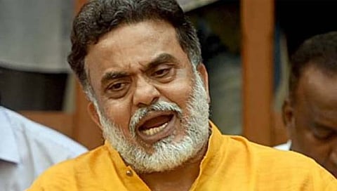 गजानन किर्तीकरांचा राजीनामा घेतल्याशिवाय स्वस्थ बसणार नाही : संजय निरुपम