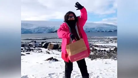 सिंगापूर ते अंटार्क्टिका फूड डिलिवरीचा महिलेने बनवला रेकॉर्ड, केला 30 हजार किमीचा प्रवास (पाहा व्हिडिओ)