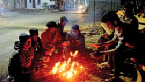 Temperature : कोल्हापूर गारठले @15