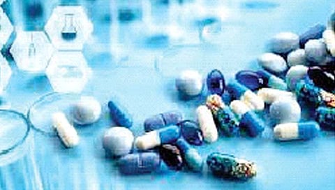 कोल्हापूर : फार्मसीच्या विद्यार्थ्यांचा जीव टांगणीला!