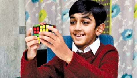 चिमुरड्याने आईन्स्टाईन-हॉकिंगनाही टाकले मागे!