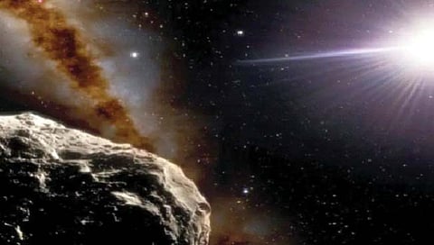 सावधान..! क्षेपणास्त्राच्या वेगाने पृथ्वीजवळ येतोय लघुग्रह