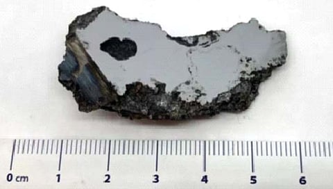 उल्केत सापडली दोन अज्ञात खनिजे