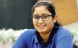 दै. ‘पुढारी’ आयोजित ‘राईज अप’ महिला बुद्धिबळ स्पर्धा : आकांक्षा हगवणे, दिशा पाटीलला विजेतेपद