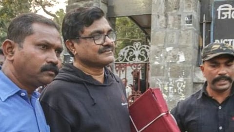 Bhima Koregaon Violence : सामाजिक कार्यकर्ते आनंद तेलतुंबडेंची तुरुंगातून सुटका