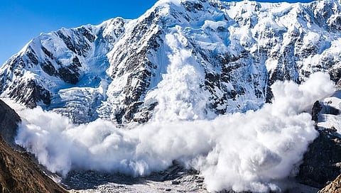 Avalanche Hits in Jammu And Kashmir : जम्मू काश्मीरमध्ये हिमस्खलन; ३ जवान शहीद