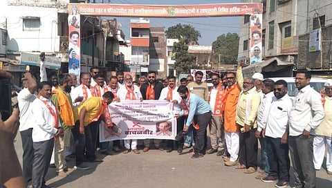 Dhule : राज्यपालांच्या ‘त्या’ वक्तव्याविरोधात शिवसेना मैदानात