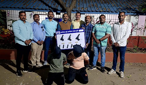 राजगुरुनगर : तीन गावठी पिस्तुल, ३० जिवंत काडतुसे जप्त; दोघांना अटक