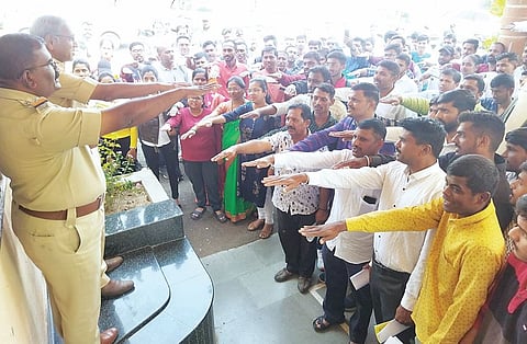 मंचर : अपघात टाळण्यासाठी वाहतुकीचे नियम पाळा