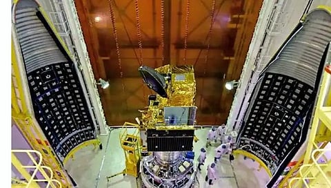 ISRO : एकाच वेळी 8 नॅनो सॅटेलाइट लाँच करण्यासाठी इस्रो सज्ज!