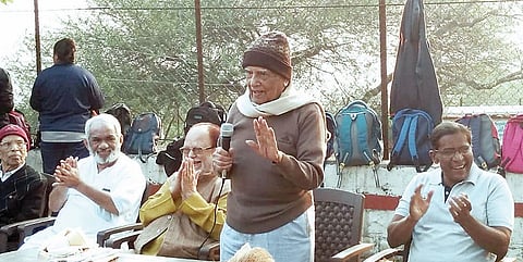 पुणे : पहाटे टेकडीवर फिरतो, भरपूर ऑक्सिजन मिळतो