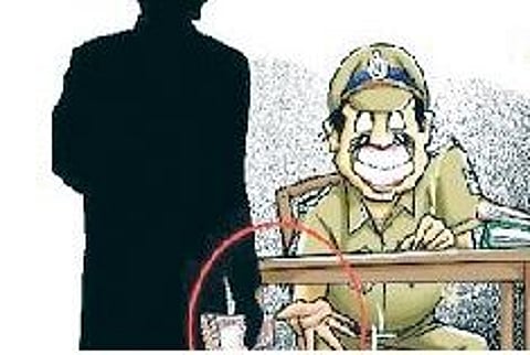 पुणे : दहा महिन्यांत दहा पोलिस ‘एसीबी’च्या जाळ्यात; एका अधिकार्यासह नऊ कर्मचार्यांचा समावेश