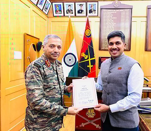 पुणे : युवा उद्योजक पुनीत बालन यांचा भारतीय सैन्य दलाकडून विशेष गौरव