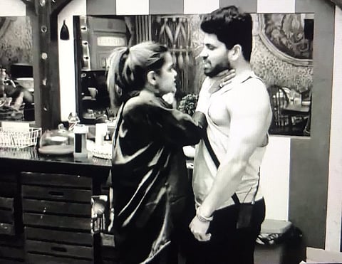 archna gautam-shiv thackeray