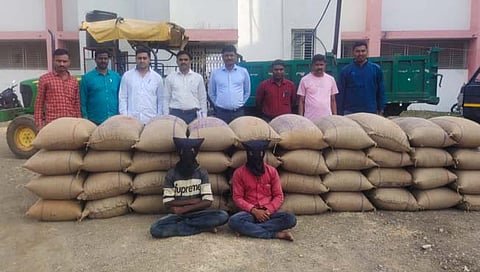 हिंगोली : सोयाबीनवर डल्ला मारणाऱ्या दोघा चोरट्यांना अटक