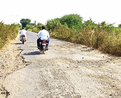 नगर : टेंडर प्रक्रियेत अडकले पॅचिंग ; एक कोटींची आवश्यकता