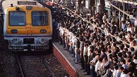 कल्याण स्थानकात सिग्नल बिघाड