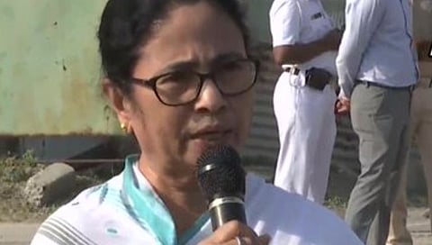 प. बंगालच्या मुख्यमंत्री ममता बॅनर्जी या आज तामिळनाडूचे मुख्यमंत्री एमके स्टॅलिन यांची सौजन्य भेट घेणार